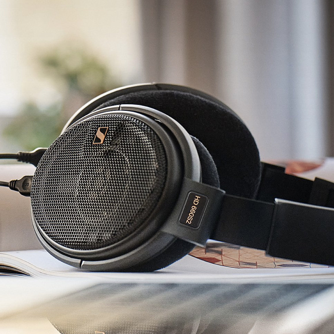 Headphone-Zone-Sennheiser-HD-660S2