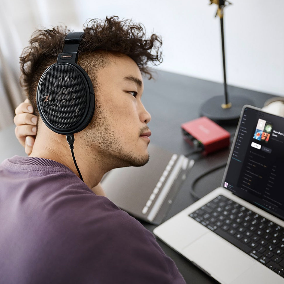 Headphone-Zone-Sennheiser-HD-660S2