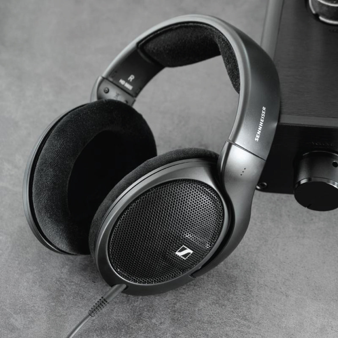 Headphone-Zone-Sennheiser-HD 560S