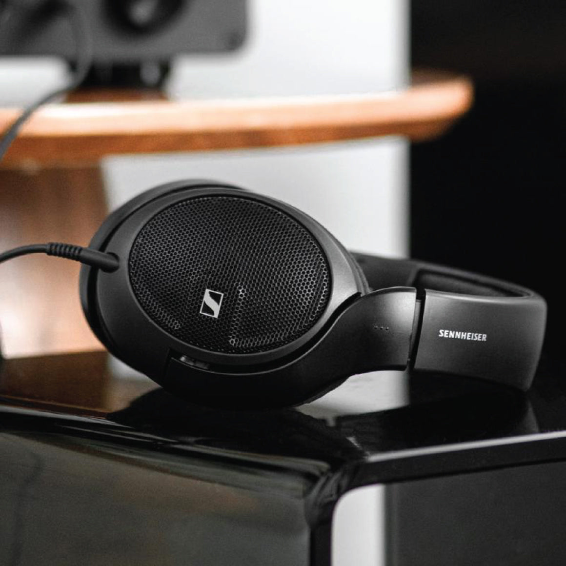 Headphone-Zone-Sennheiser-HD 560S