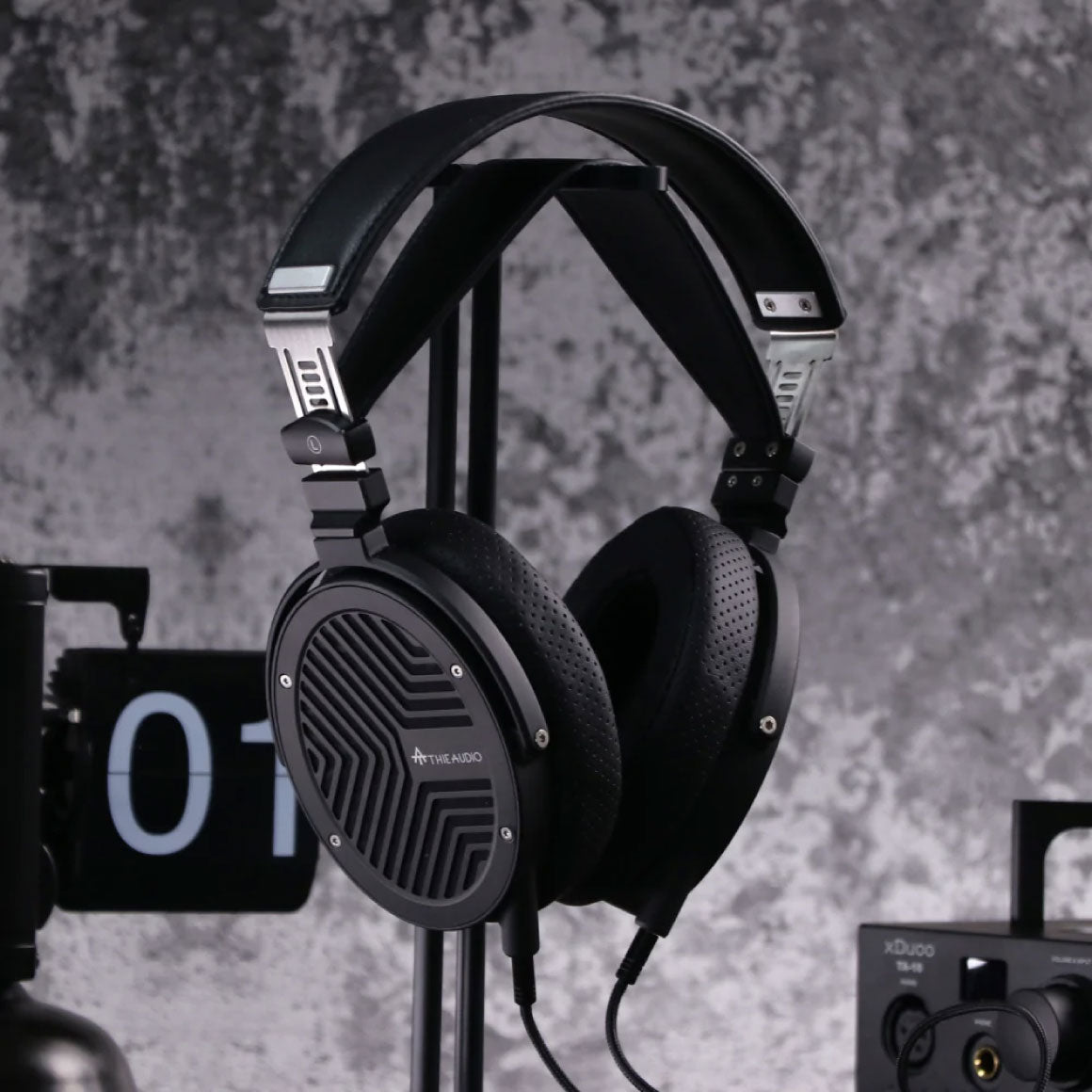 Headphone-Zone-ThieAudio-Wraith