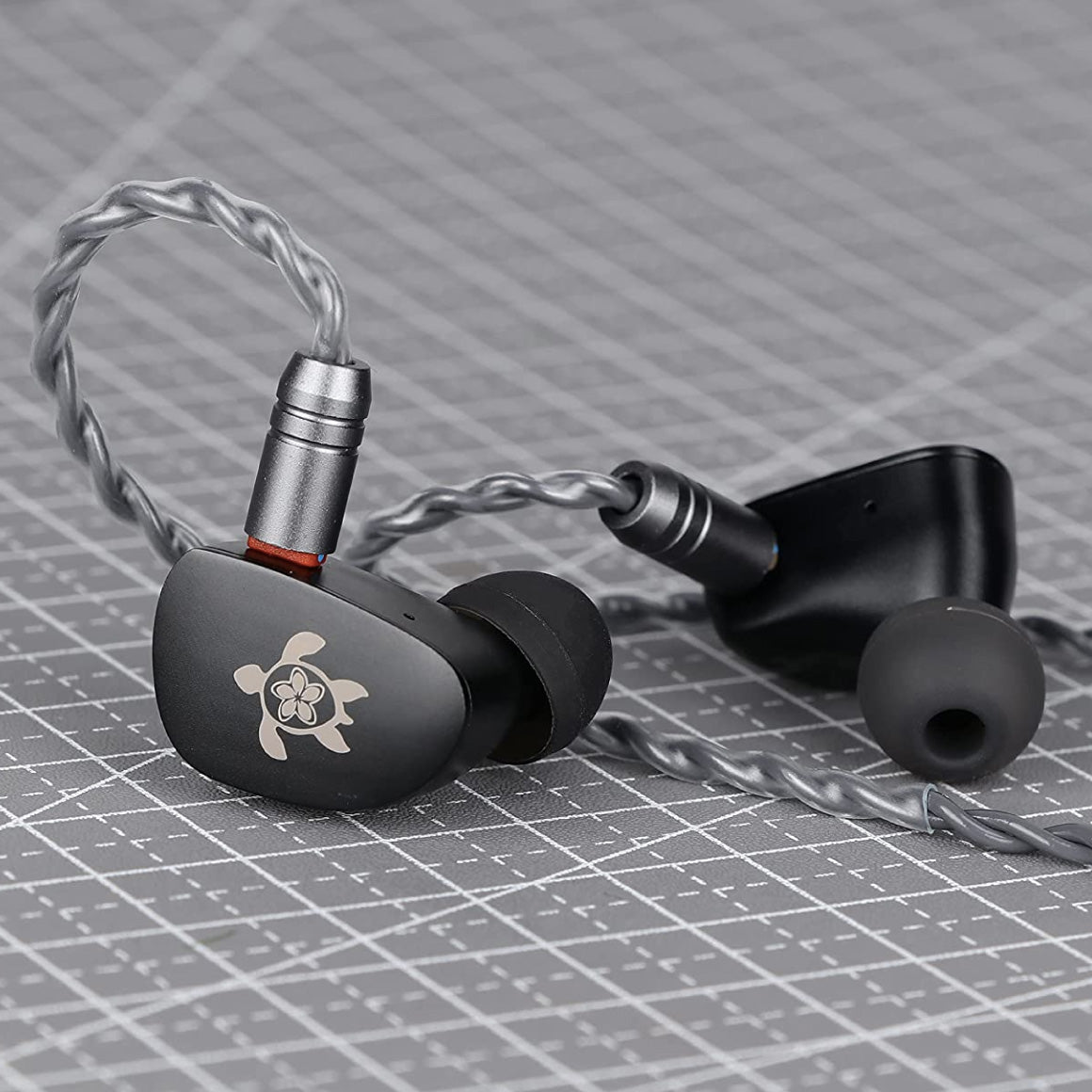 Headphone-Zone-Tripowin-x-HBB-Olina-SE