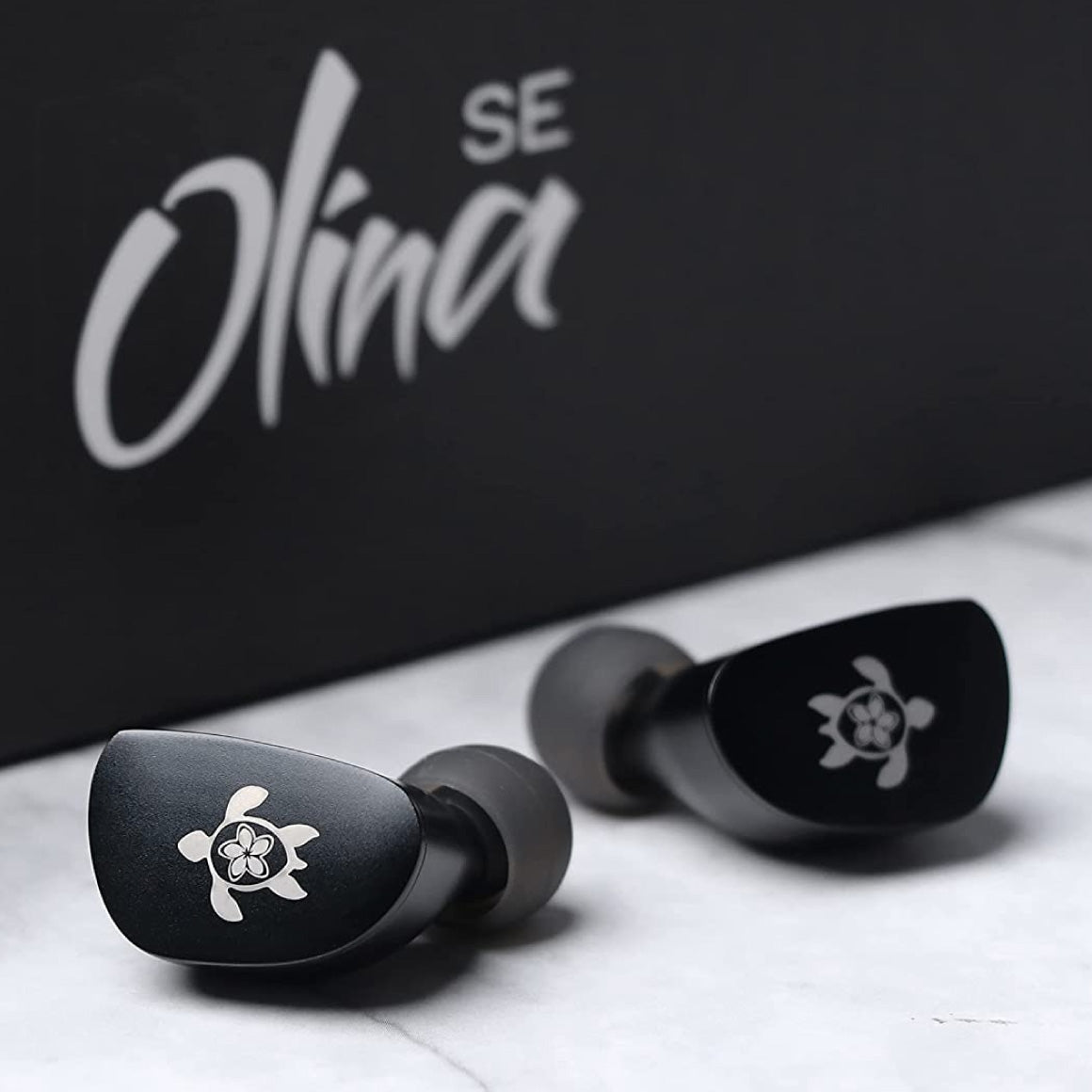 Headphone-Zone-Tripowin-x-HBB-Olina-SE