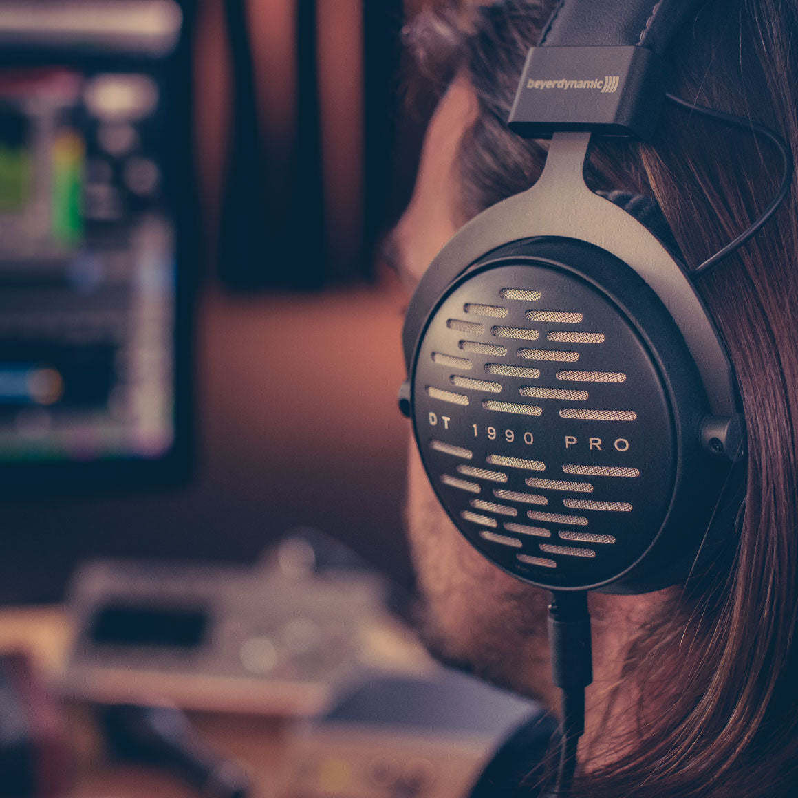 beyerdynamic-dt-1990-pro-headphone-zone