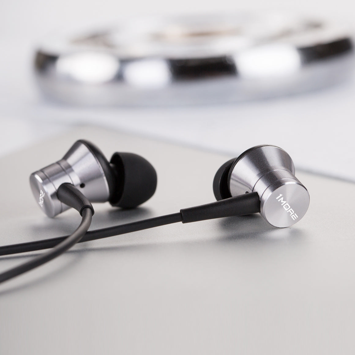 Headphone-Zone-1MORE-Piston-Fit-Silver-3.5mm