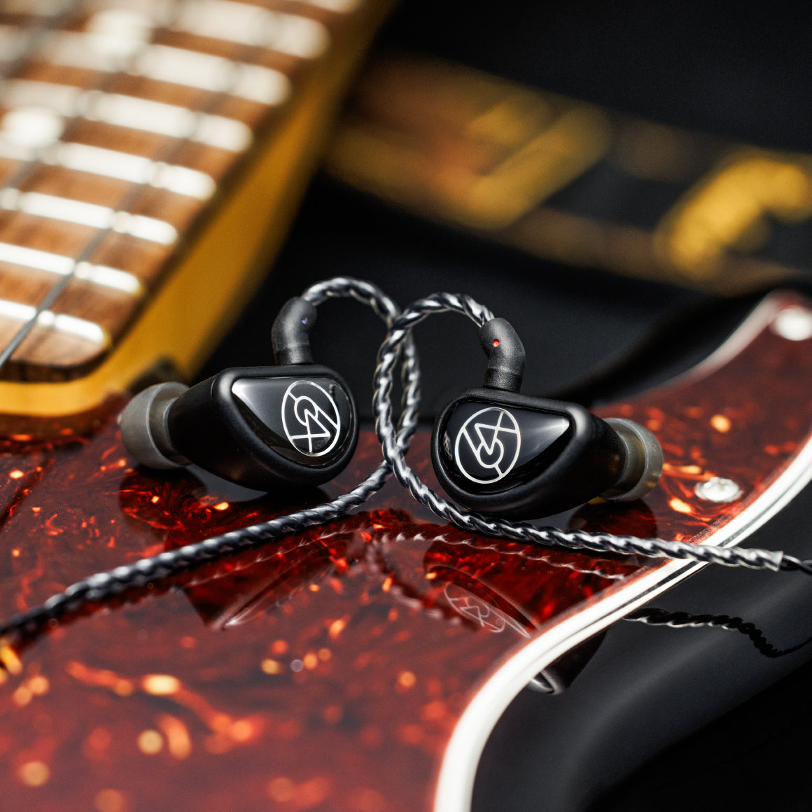 Headphone-Zone-64-Audio-Aspire-4