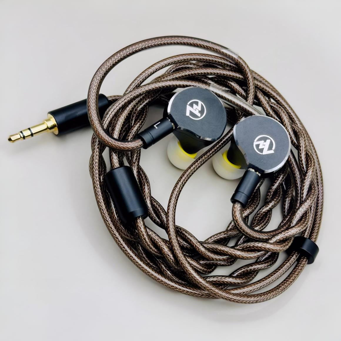 Headphone-Zone-7Hz-x-Crinacle-Diablo