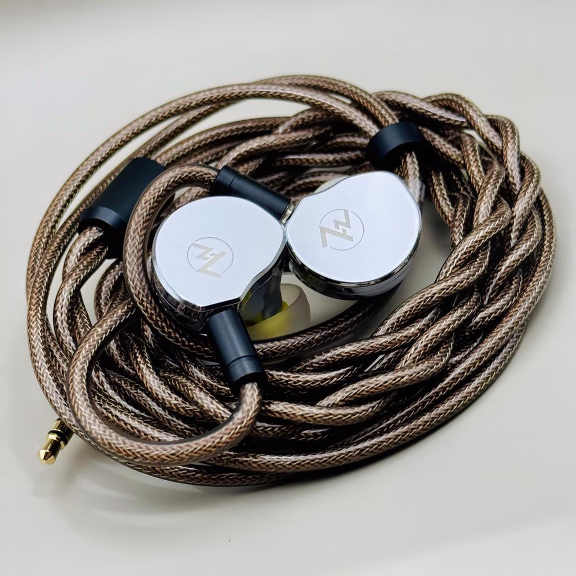 Headphone-Zone-7Hz-x-Crinacle-Divine