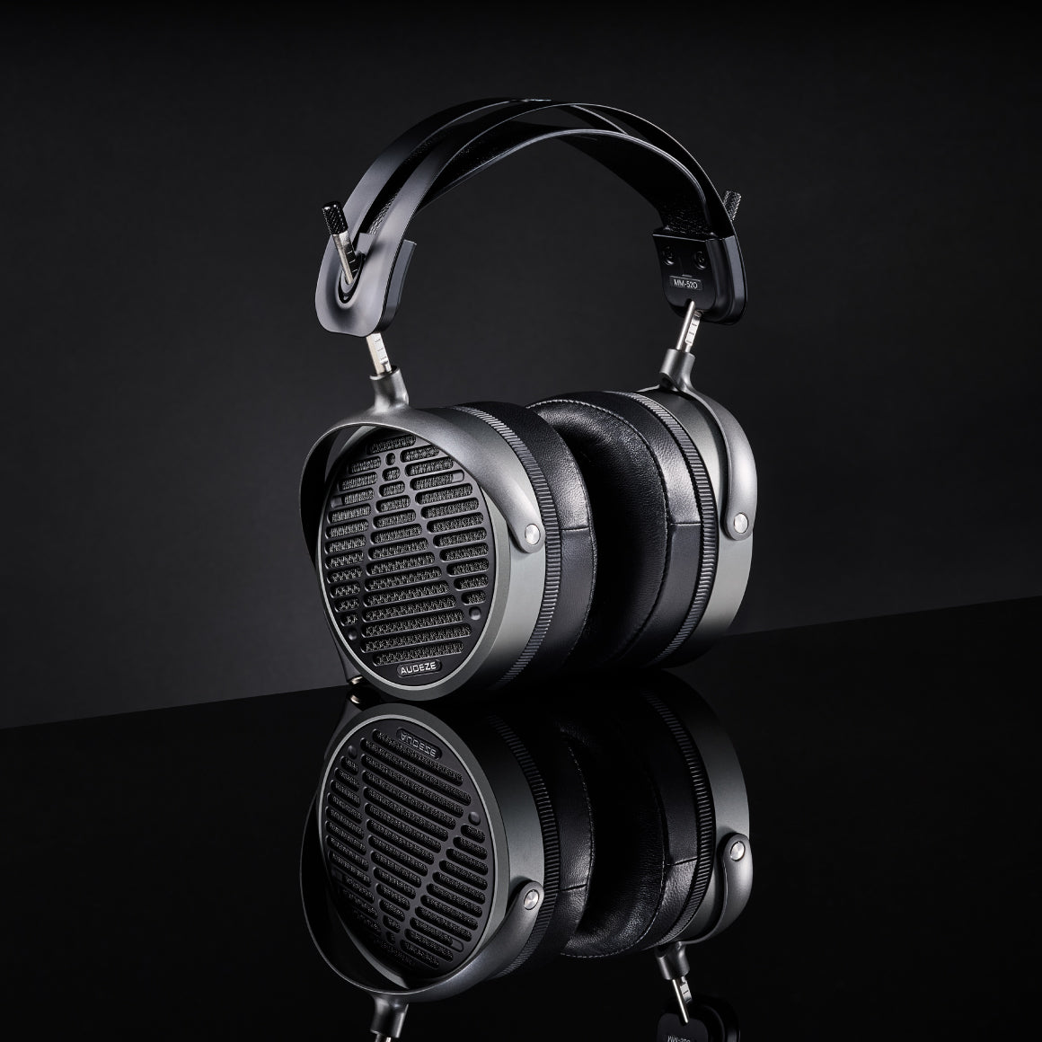 Headphone-Zone-Audeze-MM-520