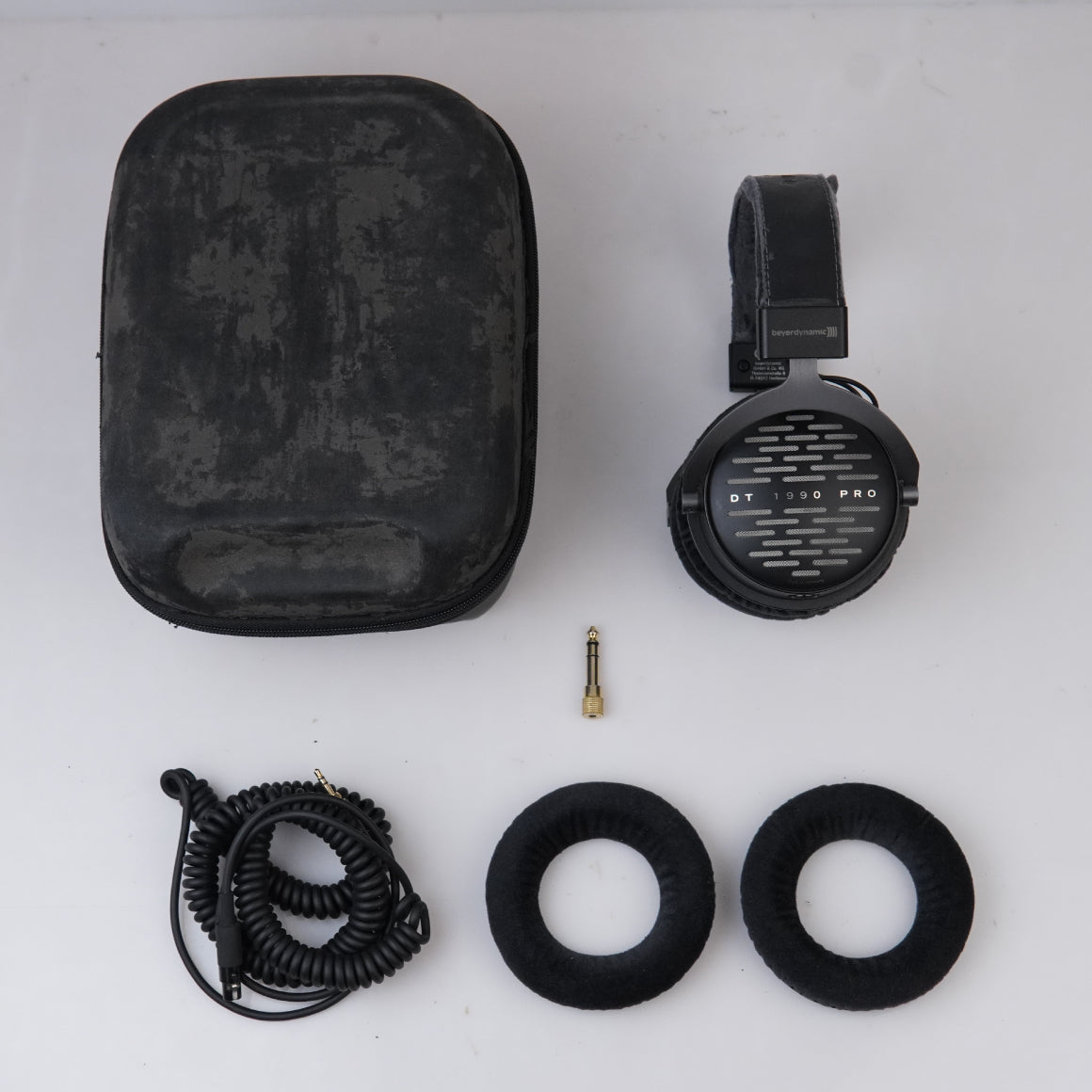 Headphone-Zone-Beyerdynamic-DT-1990-PRO-Demo-Unit