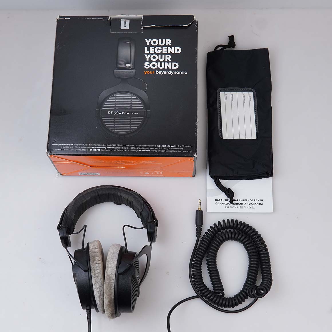 Headphone-Zone-Beyerdynamic-DT-990-PRO