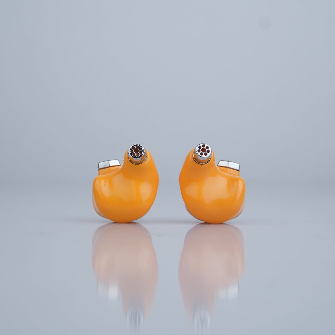 Headphone-Zone-Campfire-Audio-Supermoon-Demo-Unit