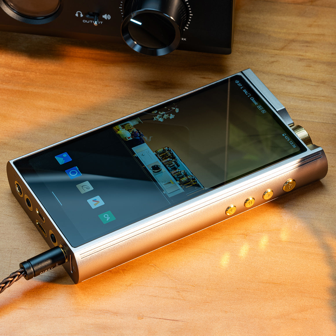 Headphone-Zone-Cayin-N8iii
