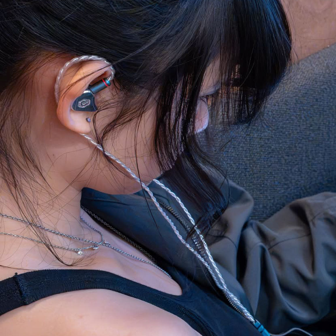 Headphone-Zone-CrinEar-Nightfall