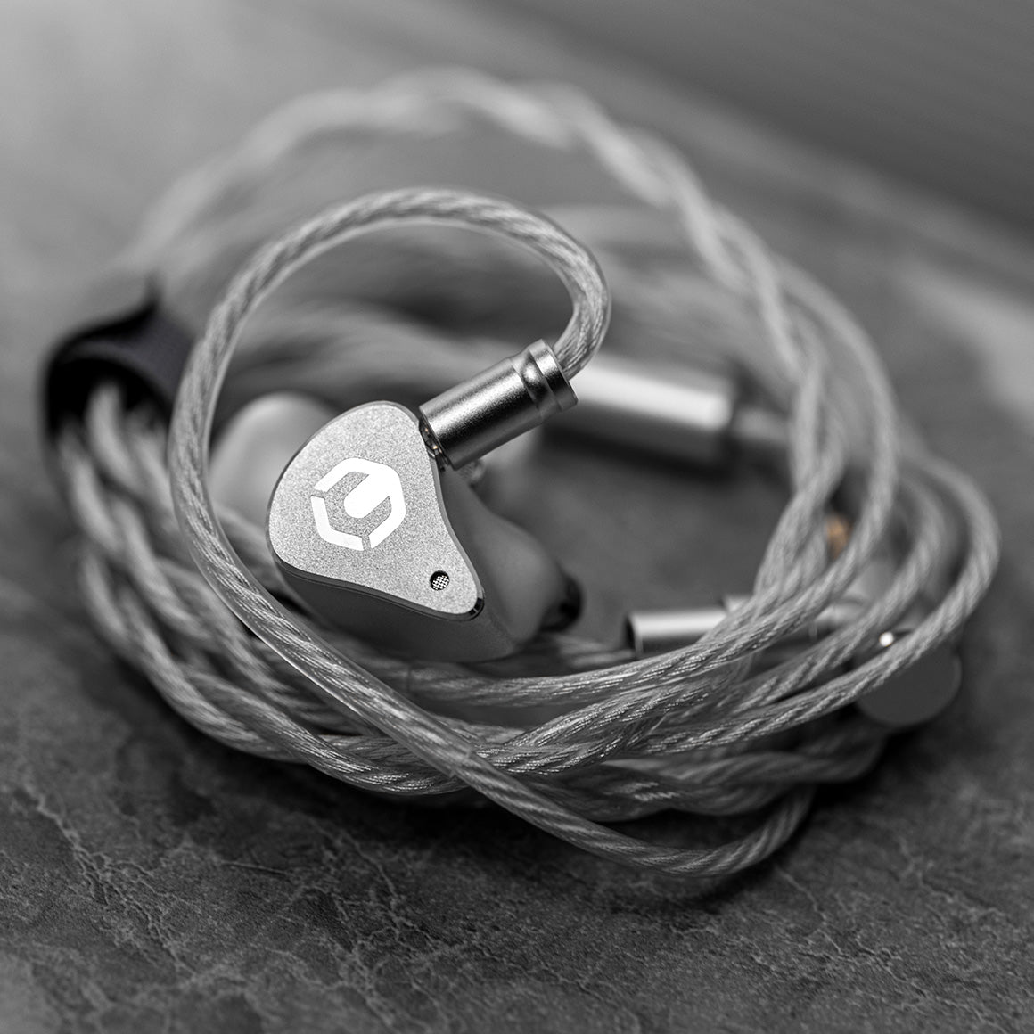 Headphone-Zone-Crinear-Reference