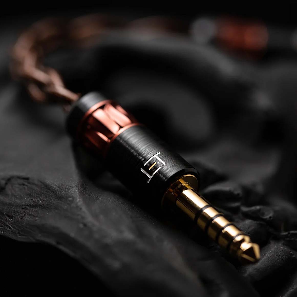 Headphone-Zone-Eletech-ProAdapt-Aristotle