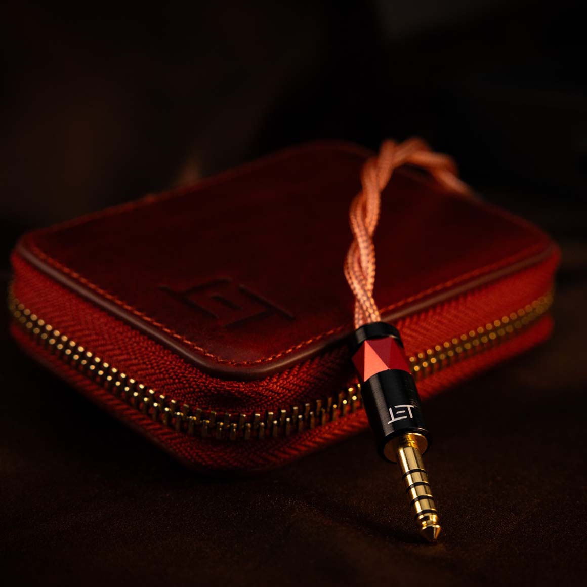 Headphone-Zone-Eletech-ProAdapt-Aristotle