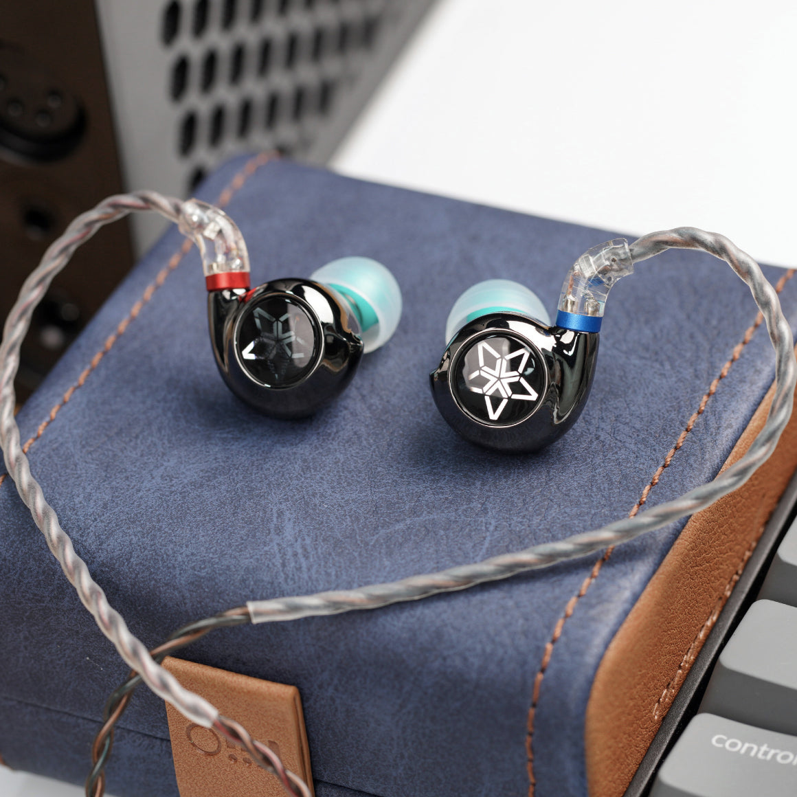 Headphone-Zone-FiiO-FH11