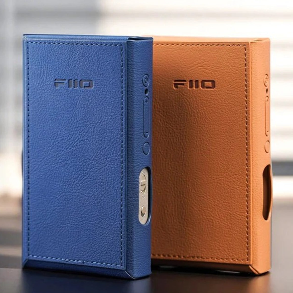 FIIO M21 Titanium Gold + レザーケース(SK-M21) Buy the FiiO SK-M21 Leather Case for M21