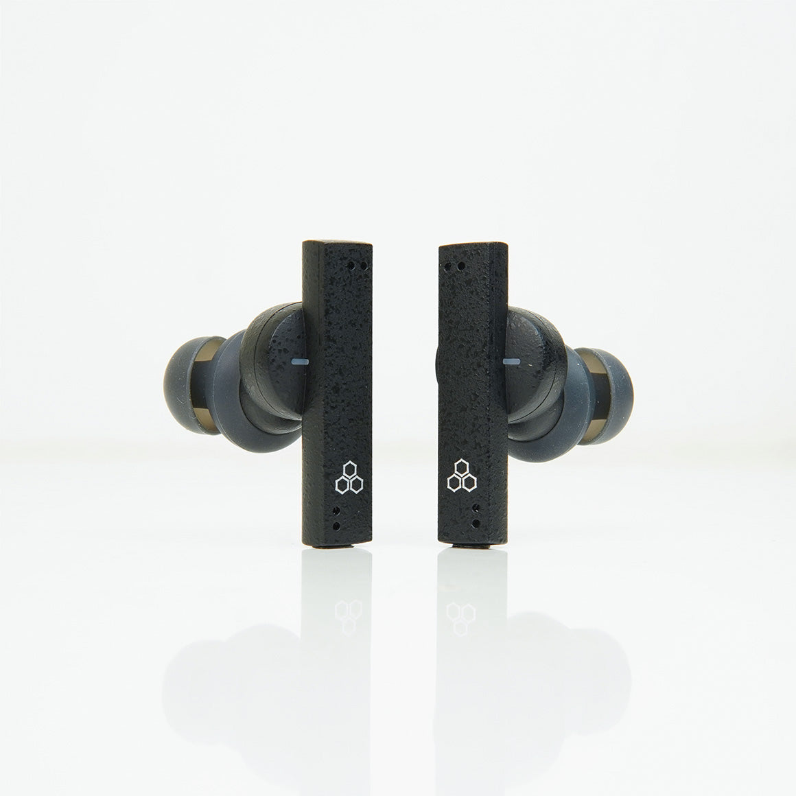 Headphone-Zone-Final-ZE8000-Ex-Demo-Unit