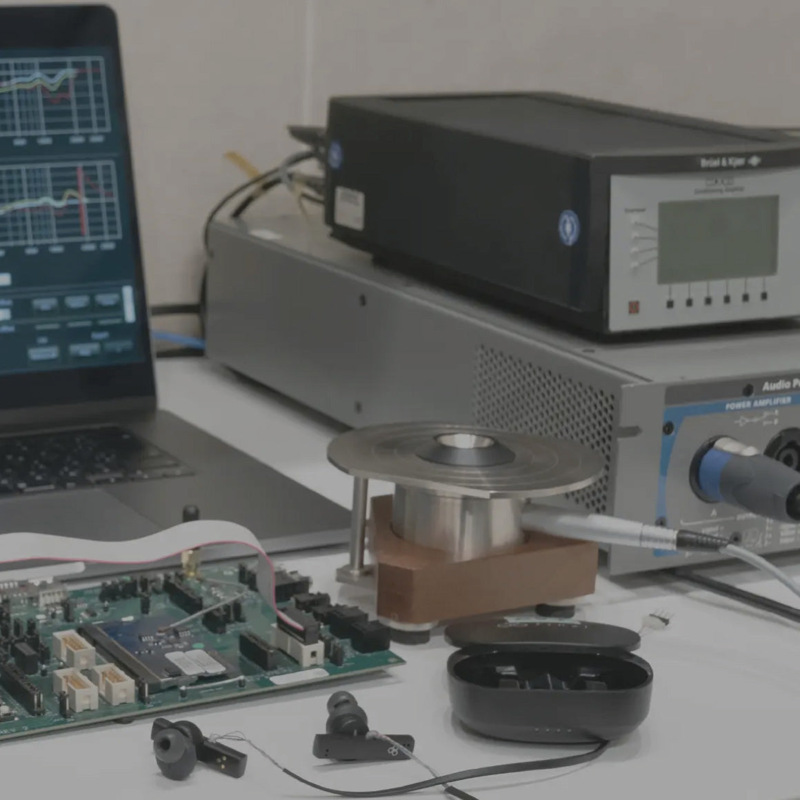 Headphone-Zone-Final-ZE8000-MK2