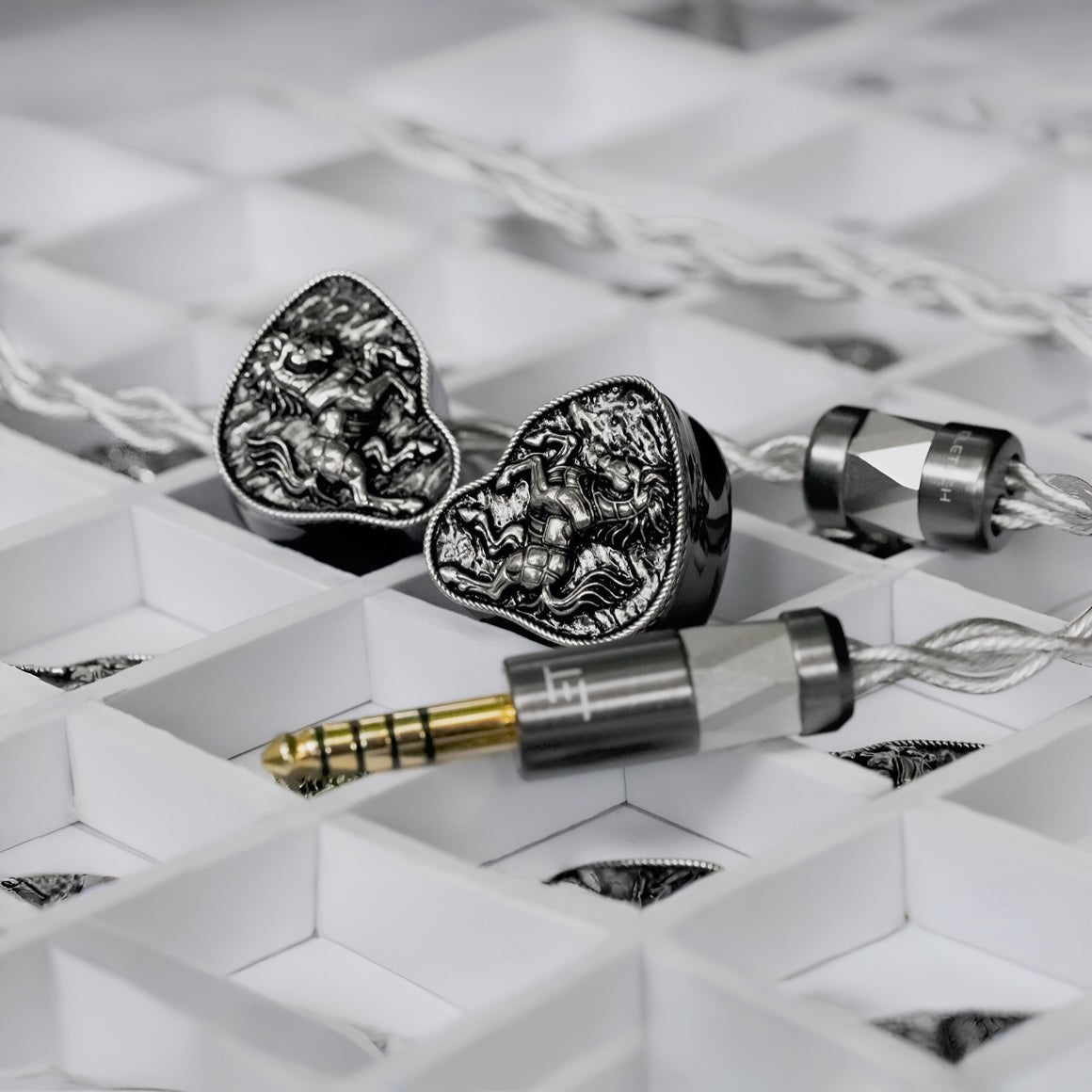 Headphone-Zone-FlipEars-Arion
