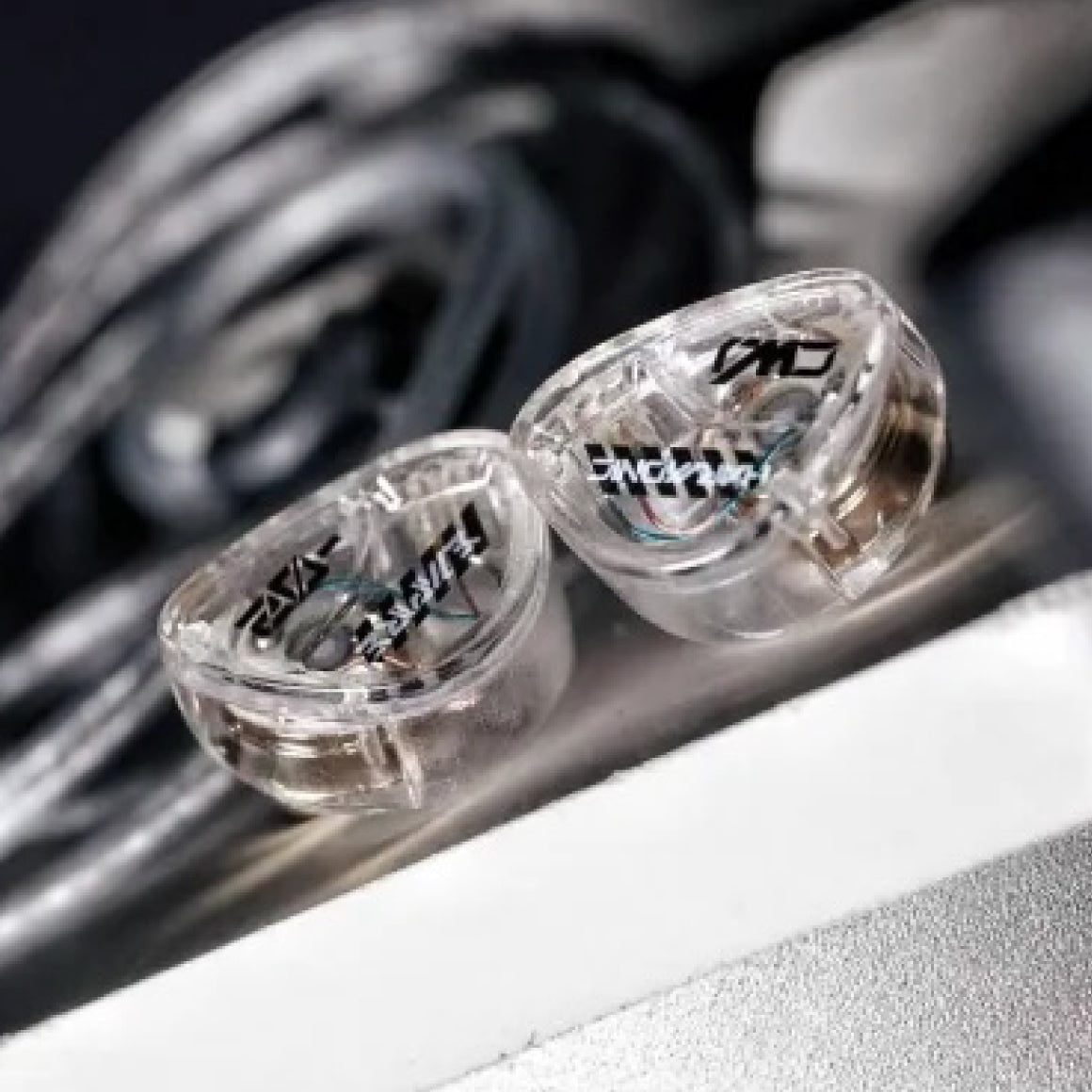 Headphone-Zone-Harmonic-Empire-Cai-Wenji-White-3.5mm-Mic