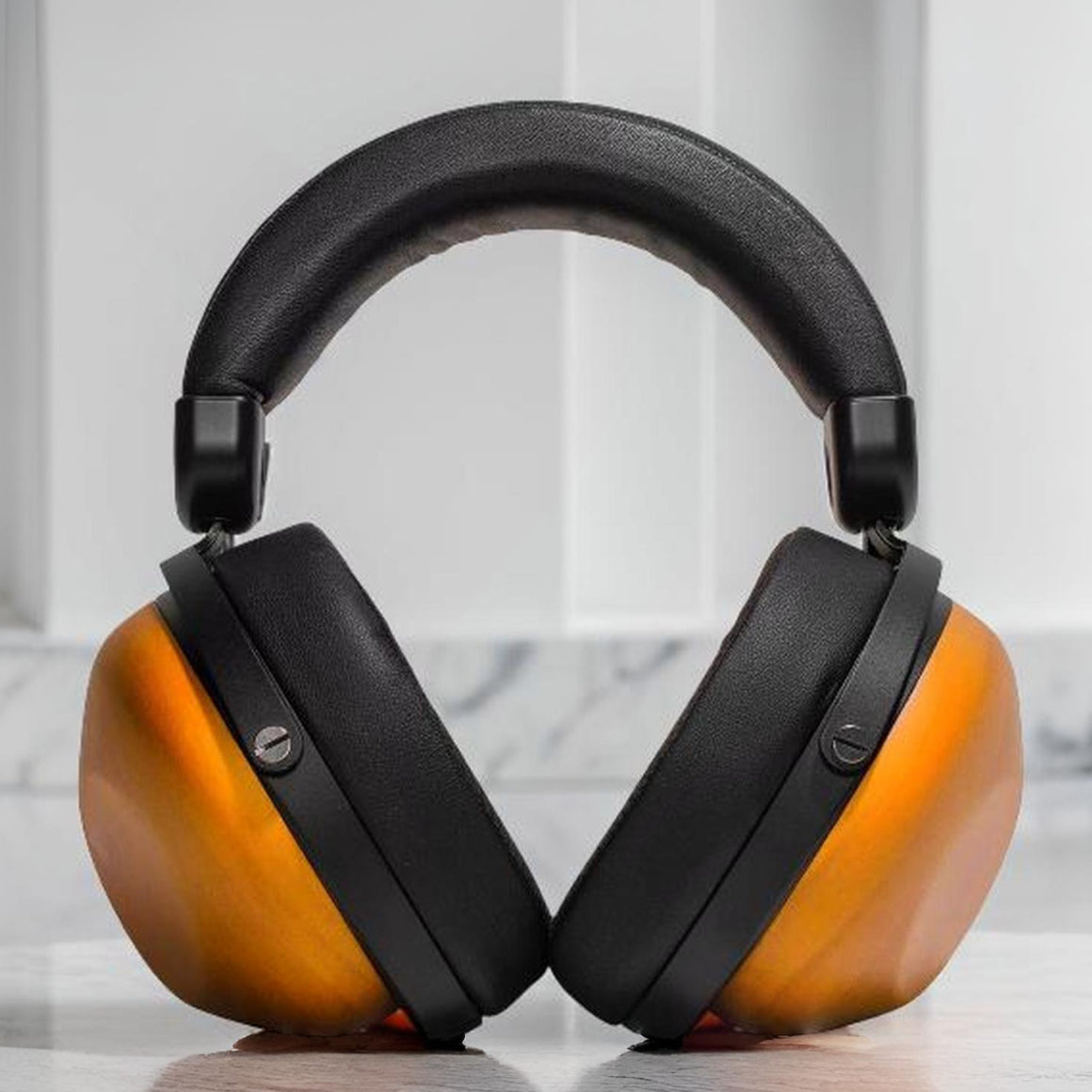 Buy the Hifiman HE-R10D Closed-Back Headphones