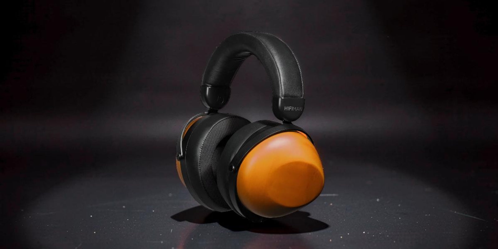 Buy the Hifiman HE-R10D Closed-Back Headphones Buy the Hifiman HE-R10D Closed-Back Headphones