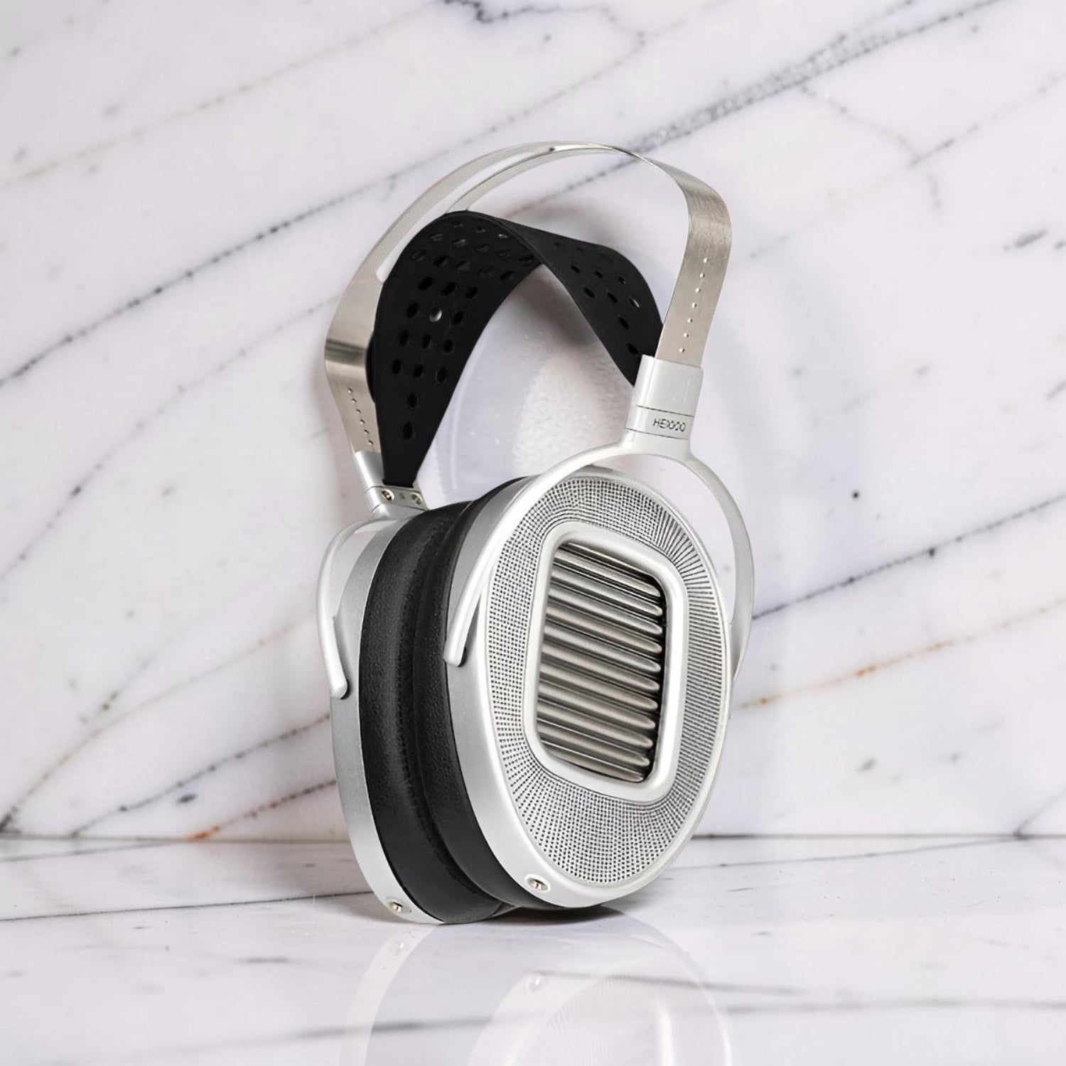 HIFIMAN HE1000 Unveiled Planar Magnetic Headphones