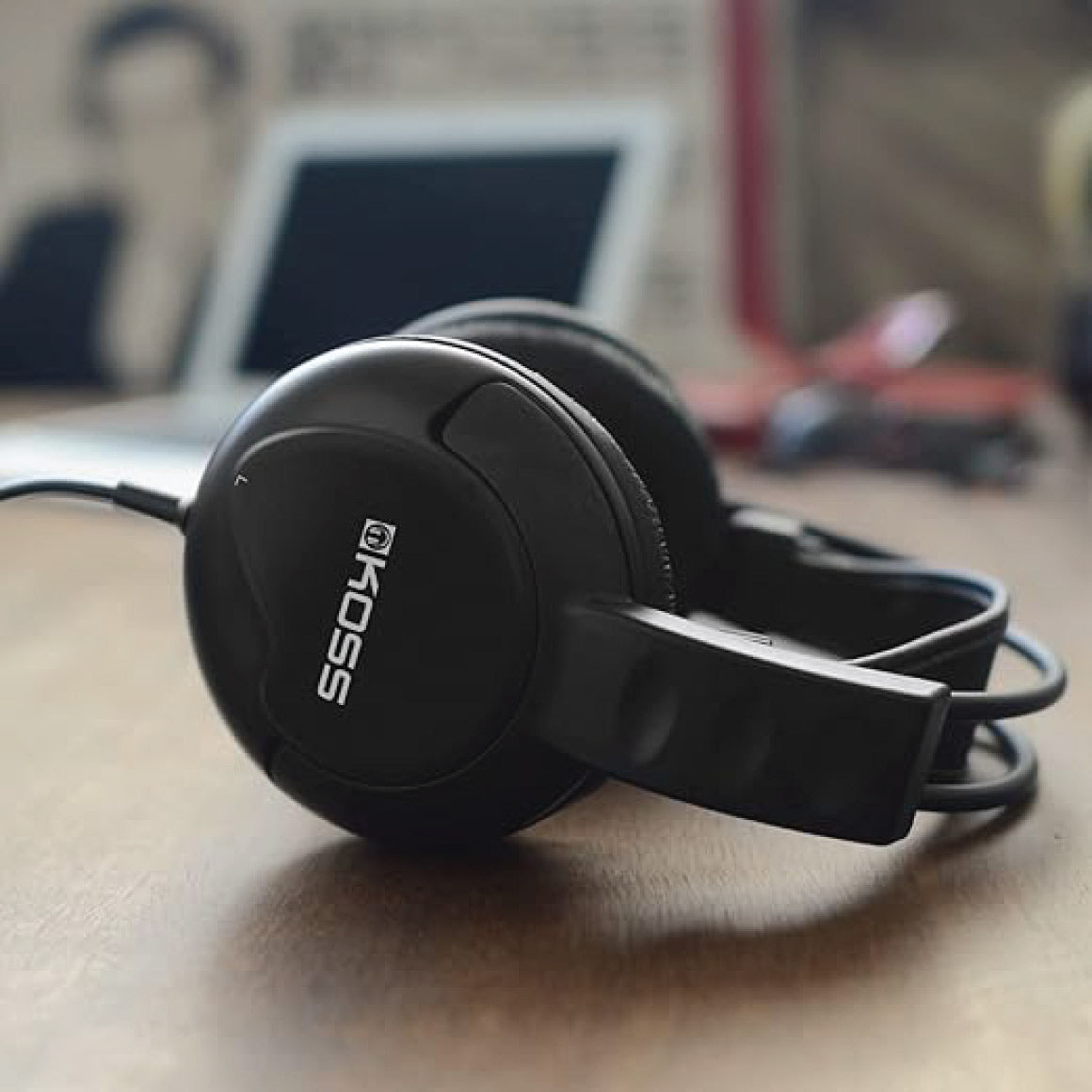 Headphone-Zone-Koss-UR20