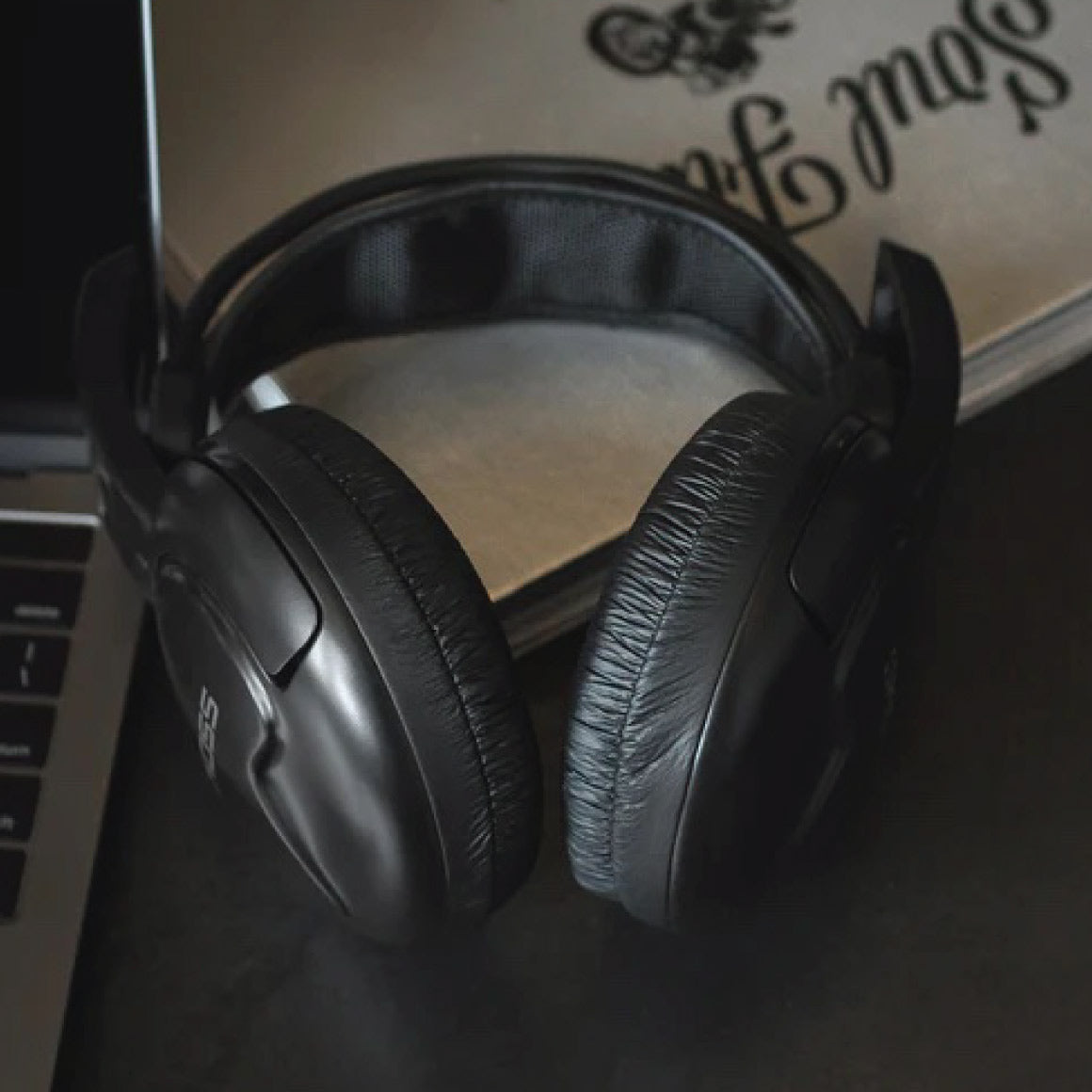 Headphone-Zone-Koss-UR20