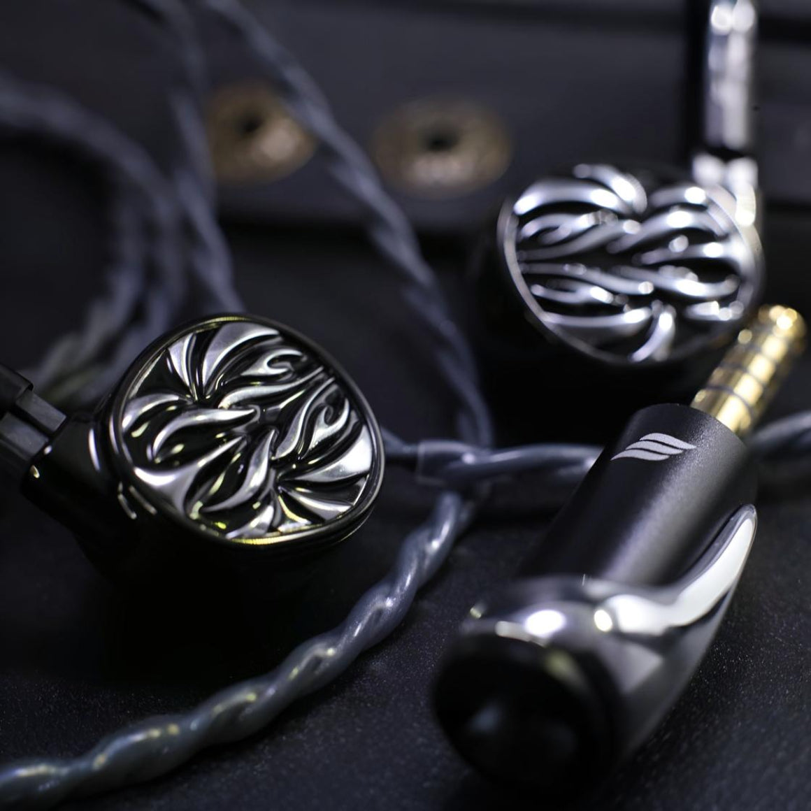 極美品 LETSHUOER EMBER Buy the Letshuoer Ember Planar Magnetic Driver IEM