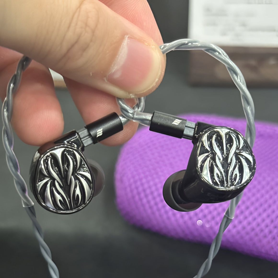 Buy the Letshuoer Ember Planar Magnetic Driver IEM