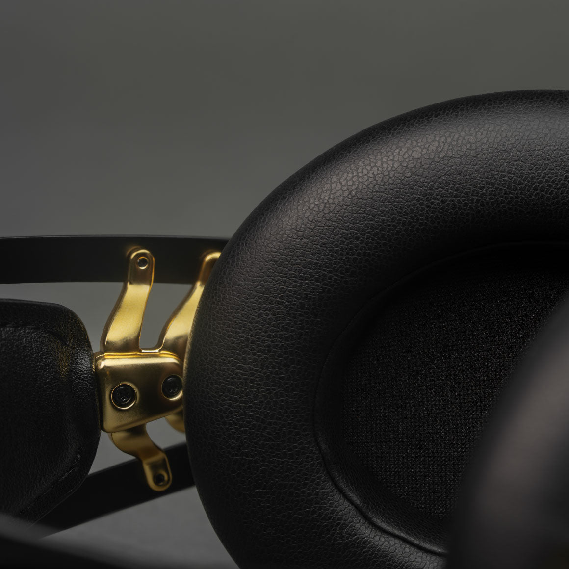 Headphone-Zone-Meze-99-Classics-2nd-Generation