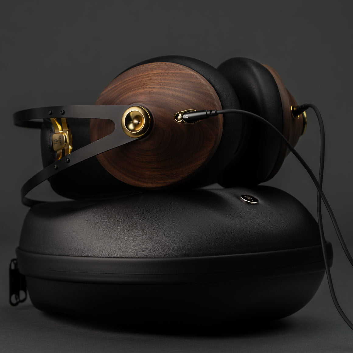 Headphone-Zone-Meze-99-Classics-2nd-Generation