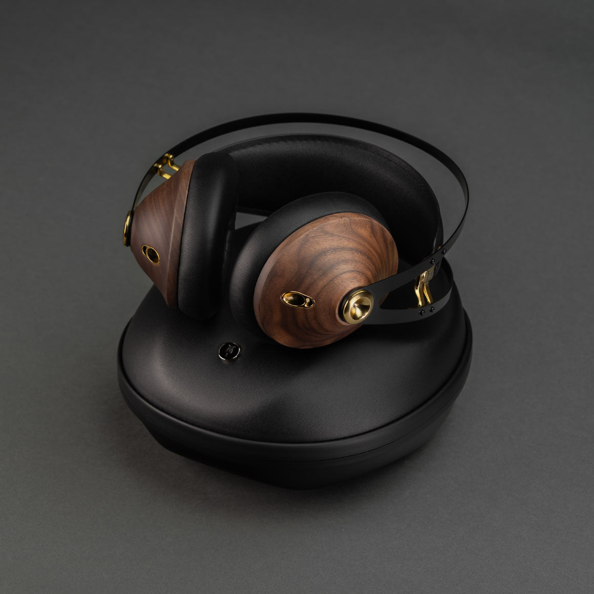 Headphone-Zone-Meze-99-Classics-2nd-Generation