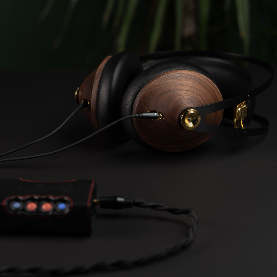 Headphone-Zone-Meze-99-Classics-2nd-Generation