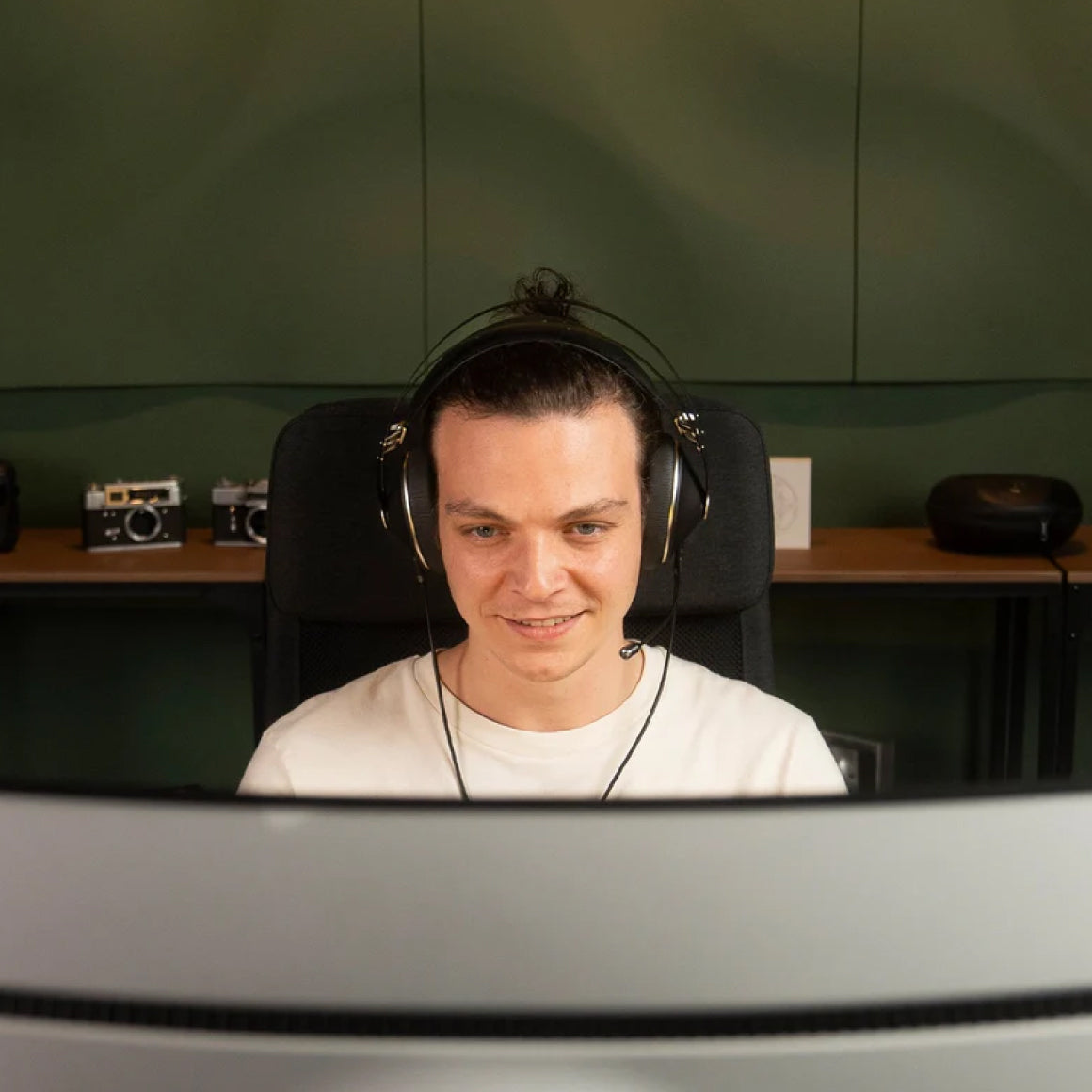 Headphone-Zone-Meze-Boom-Mic