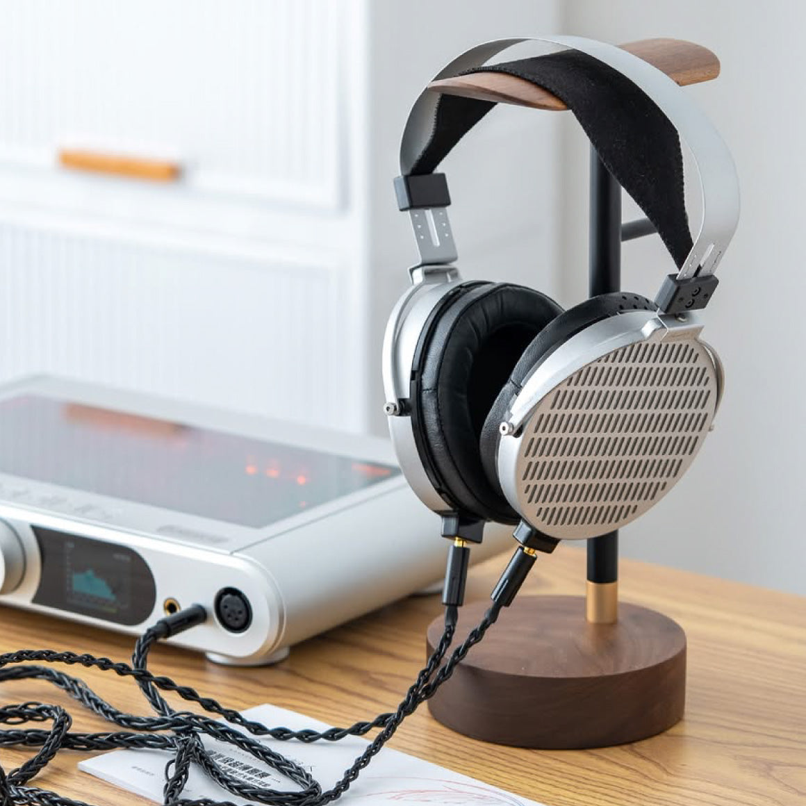 Headphone-Zone-Moondrop-COSMO