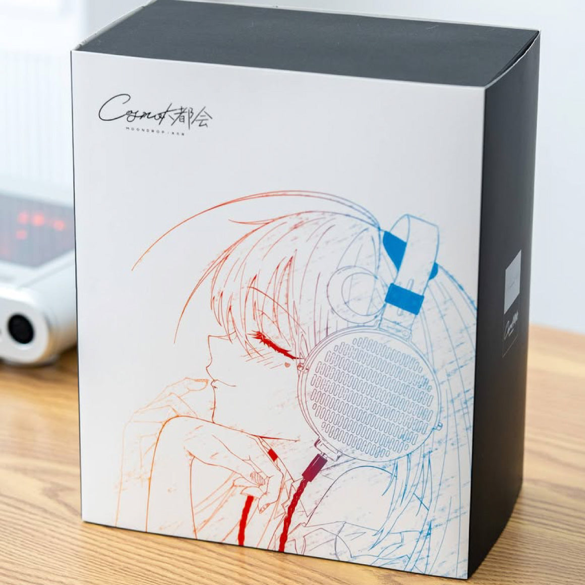 Headphone-Zone-Moondrop-COSMO