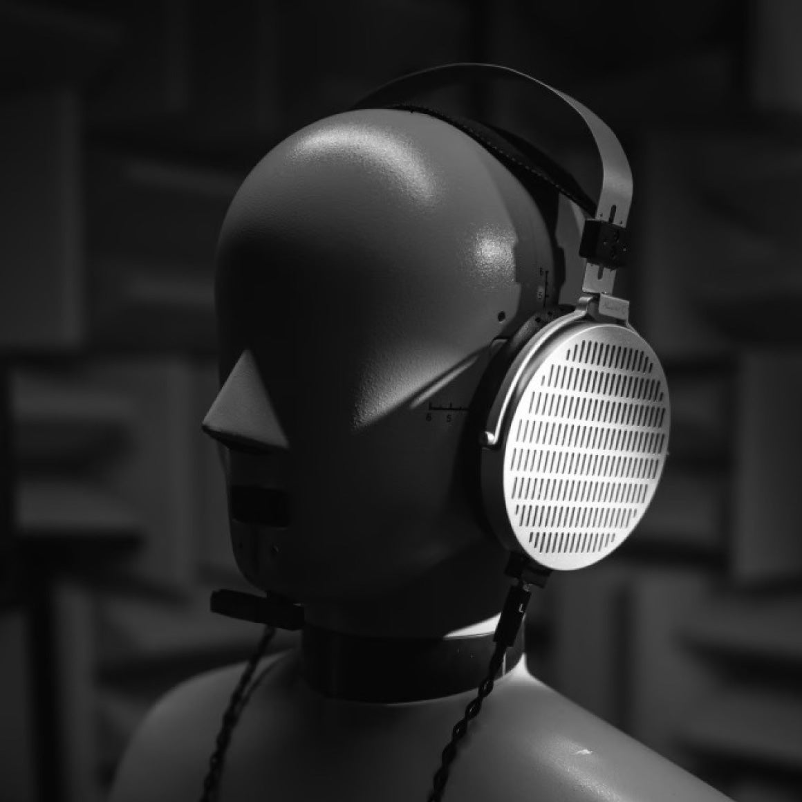 Headphone-Zone-Moondrop-COSMO