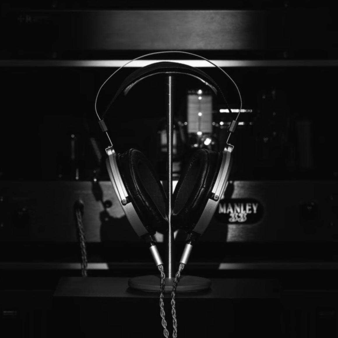 Headphone-Zone-Moondrop-COSMO