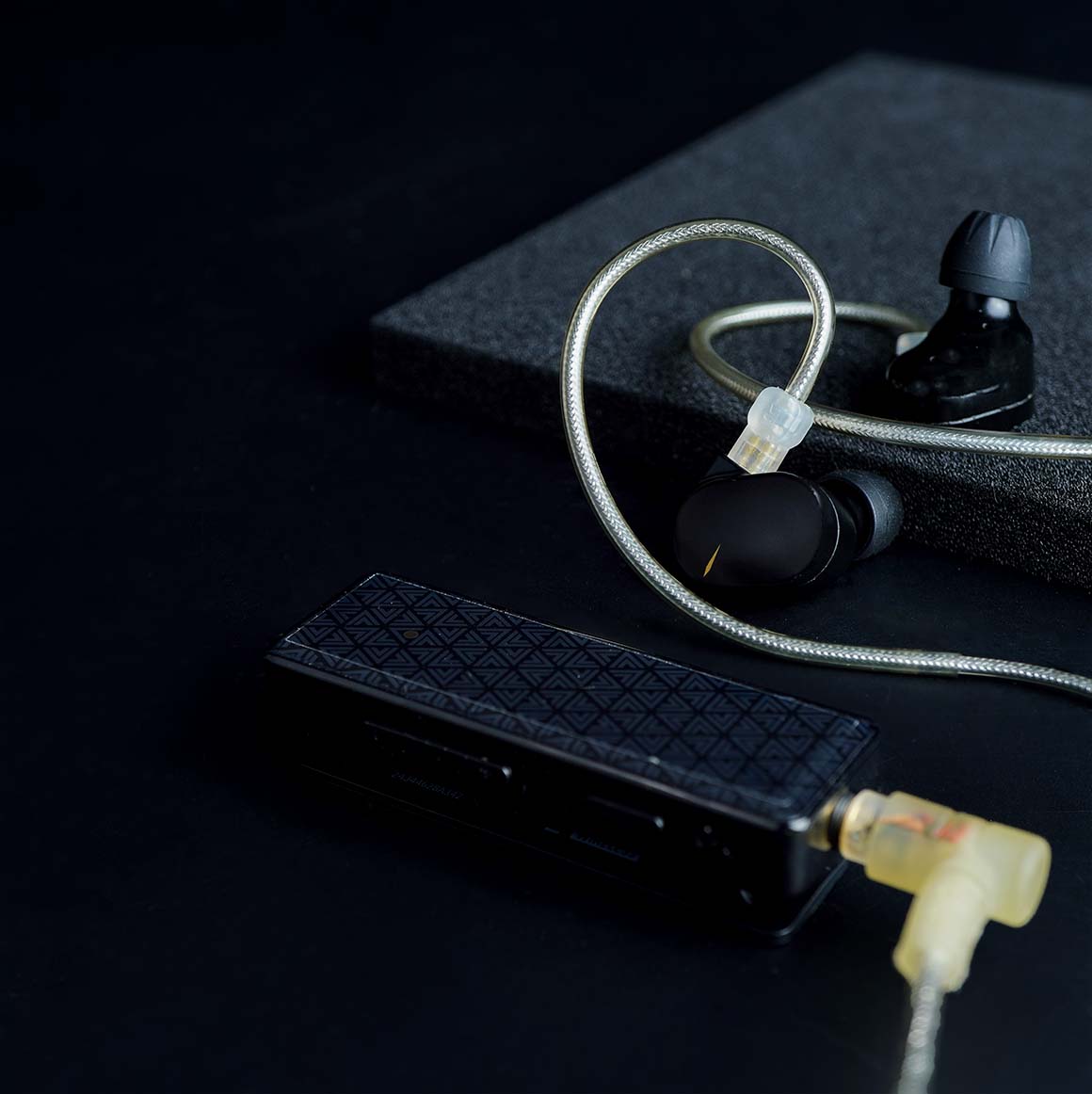 Headphone-Zone-Moondrop-Chu-II-Wireless-Bundle
