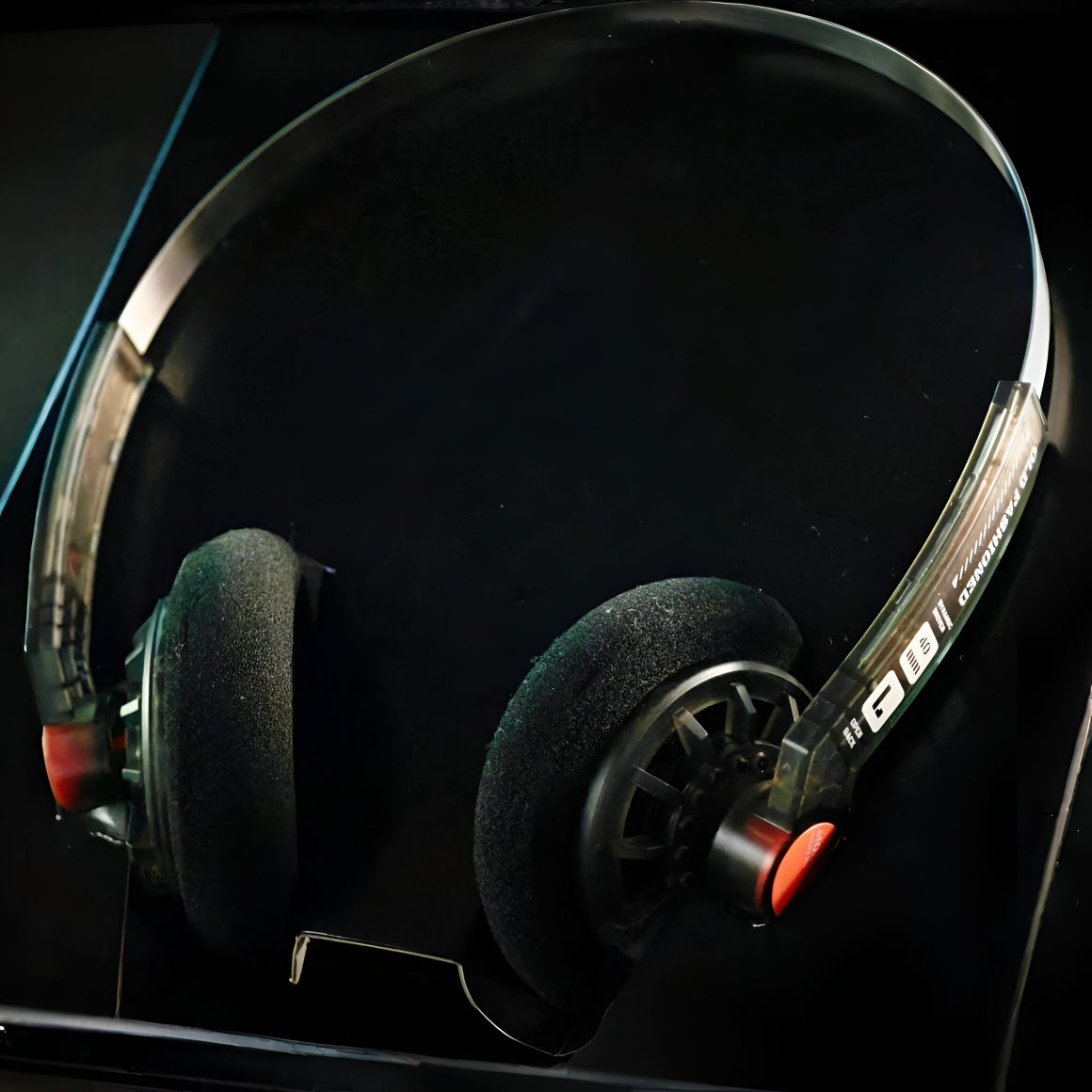 Headphone-Zone-Moondrop-Old-Fashioned