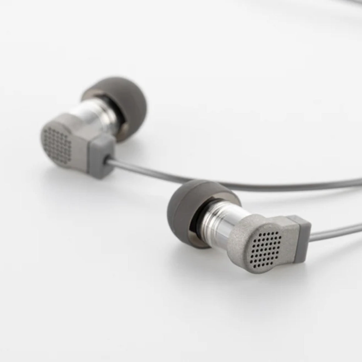 Headphone-Zone-Moondrop-Quark2