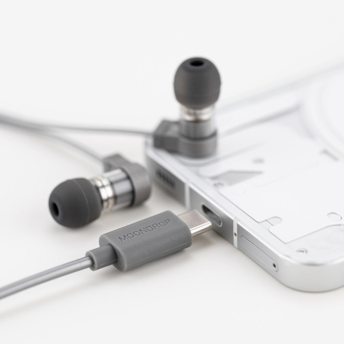 Headphone-Zone-Moondrop-Quark2