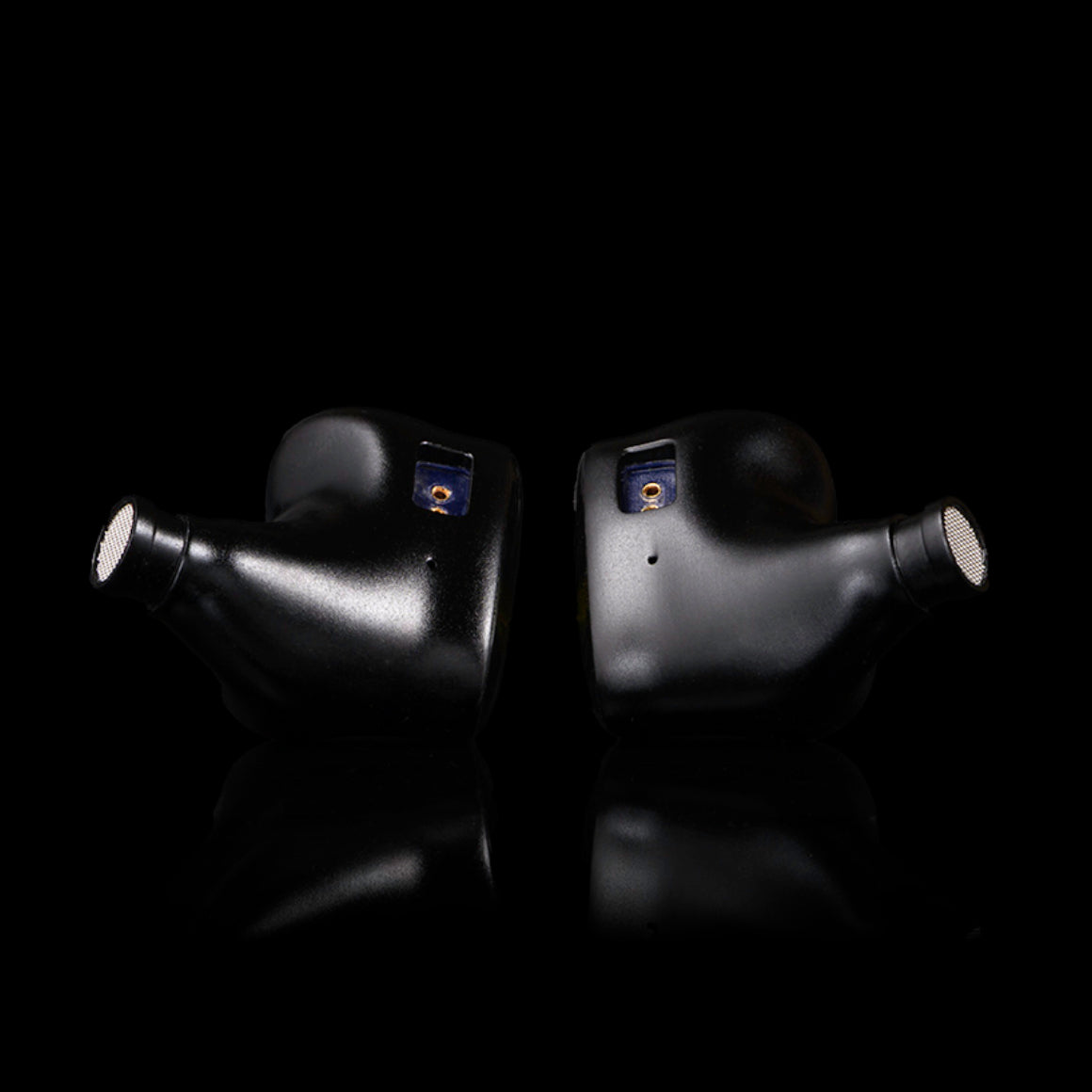 Headphone-Zone-Noble-Audio-Vanguard