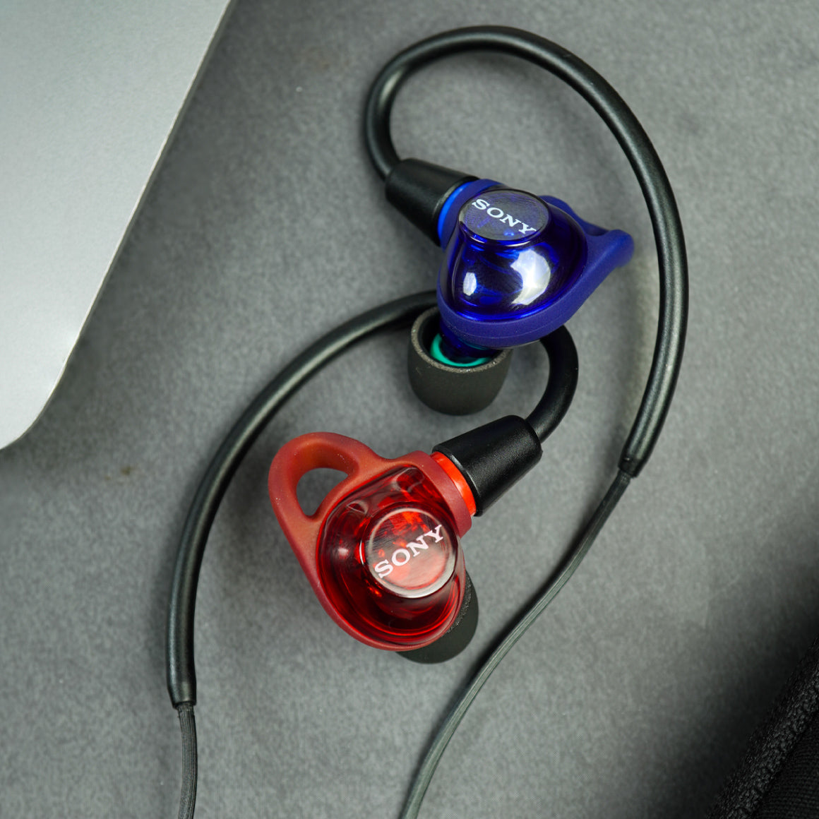 #Color_Red & Blue