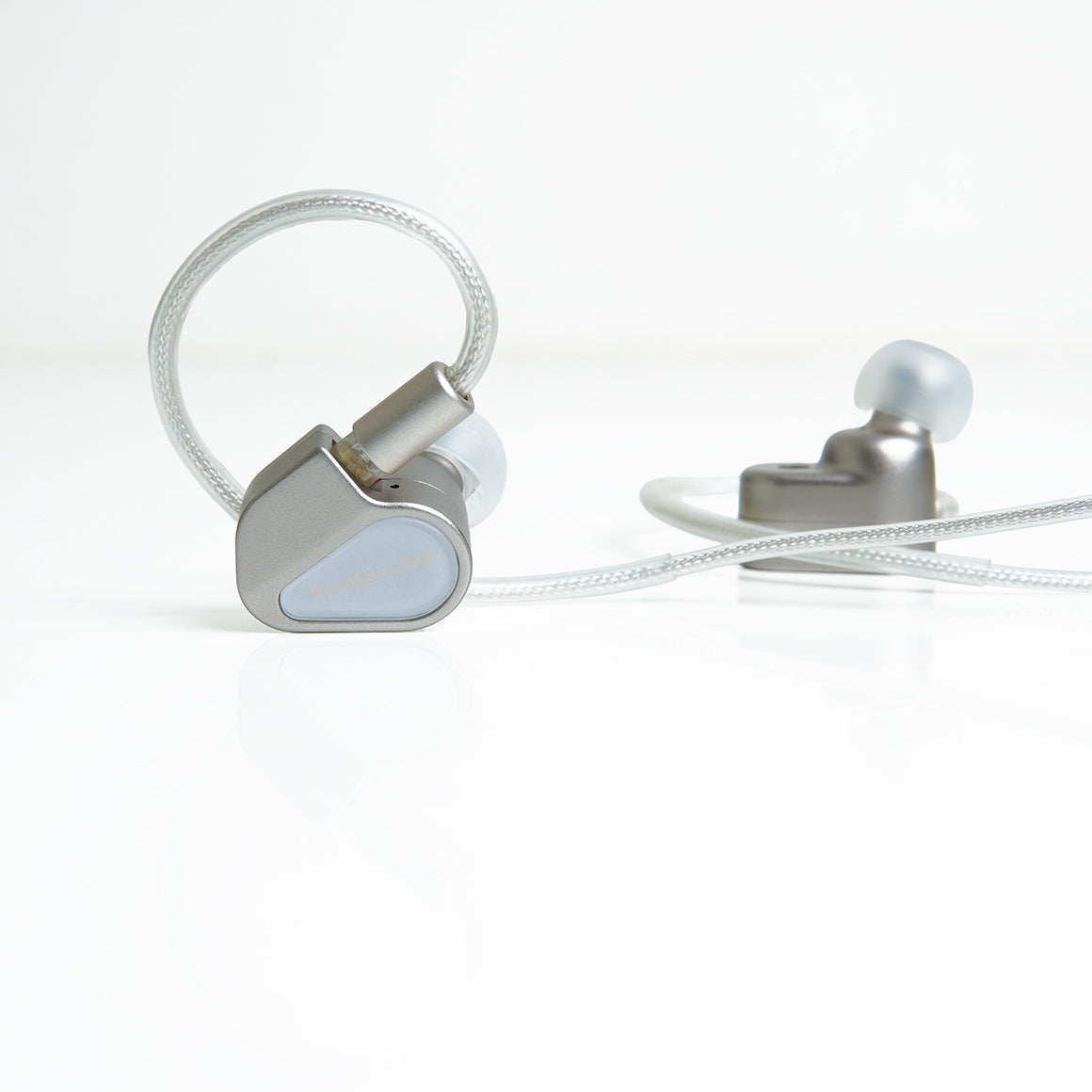 Headphone-Zone-Tanchjim-Fission-Demo-Unit